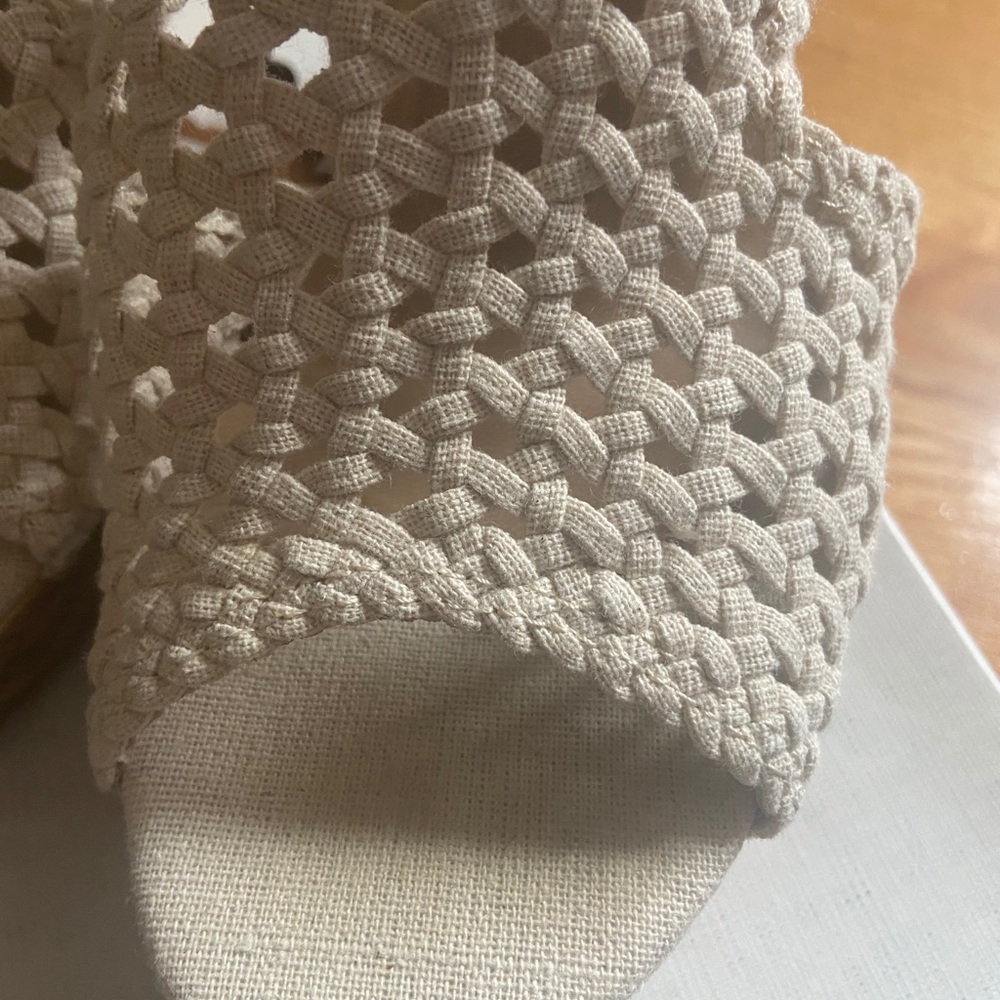 Mudd Sandals - Picture 3 of 6
